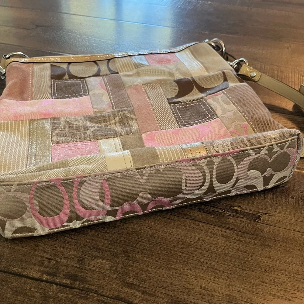 Y2K Coach | Patchwork Shoulder Bag - Picture 8 of 12